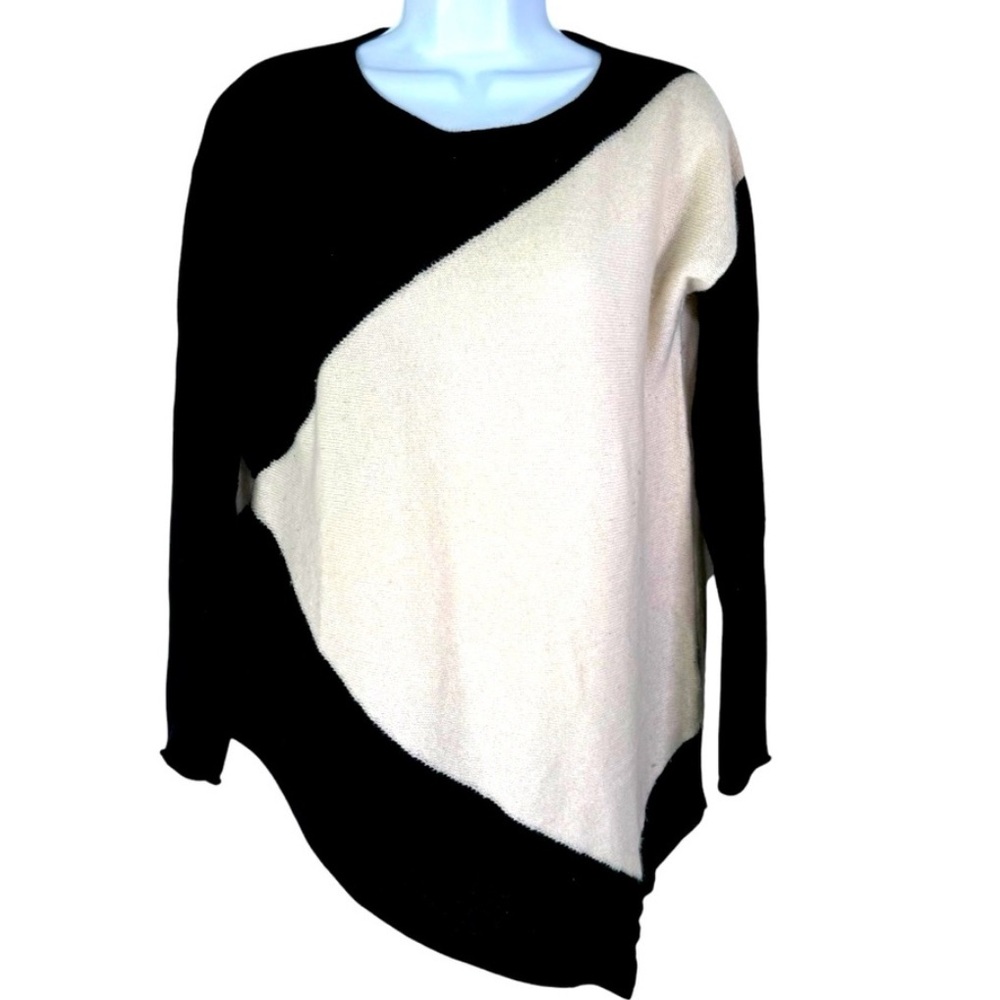 Cashmere Saks Fifth Ave Women’s Sweater size small